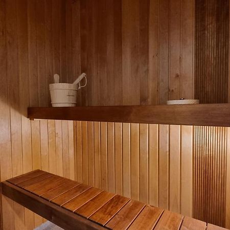 Aia Center Apartment With Sauna Pärnu Buitenkant foto