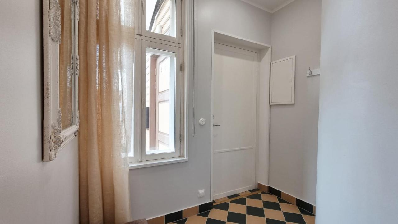 Aia Center Apartment With Sauna Pärnu Buitenkant foto